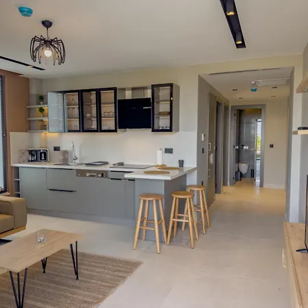 Charming 2-br With Pool And Sea Access F-3 55